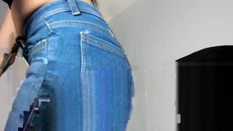 Snapshot of gisell_antonella chatting on May 2026 01:41:01 PM Gisell online show from May 2026 01:41:01 PM
