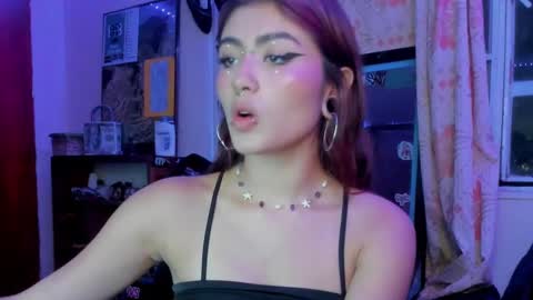 Snapshot of giulietta_mon chatting on December 2024 12:52:01 AM Giulietta online show from December 2024 12:52:01 AM