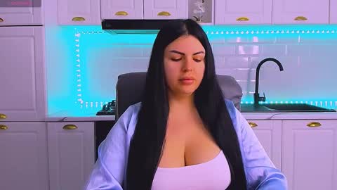 Giulia online show from March 2026 04:40:02 AM