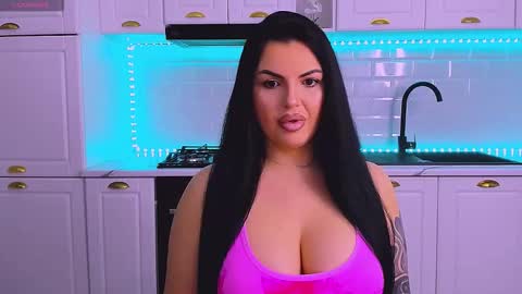 Giulia online show from March 2026 09:30:02 PM