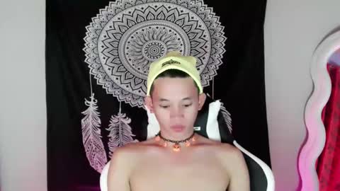 Snapshot of givemethrillx chatting on January 2025 07:17:01 AM givemethrillx online show from January 2025 07:17:01 AM