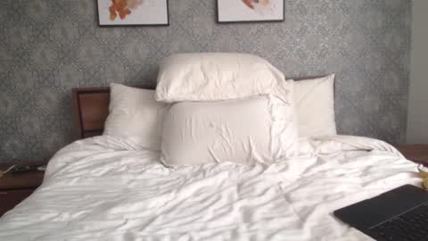 Snapshot of gizzlemcclizzle chatting on January 2026 09:57:01 PM Chad Thunderstroke and Bianca online show from January 2026 09:57:01 PM