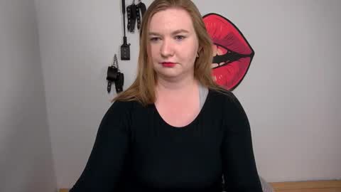 Nikki online show from October 2025 03:56:02 PM