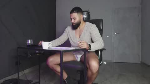 Matthew .. for short call me Matt online show from October 2025 10:11:01 PM