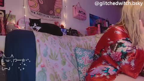 Glitch online show from January 2025 05:26:02 AM