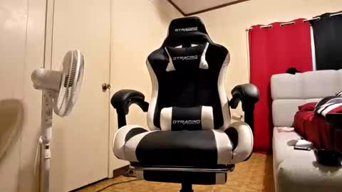 glomightyj online show from January 2026 06:17:02 AM