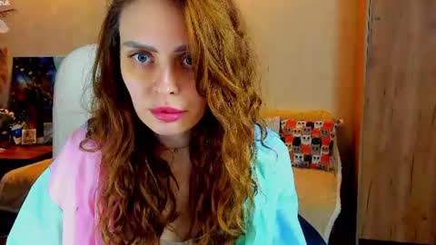 Snapshot of gloria_wood chatting on June 2026 06:50:01 PM Gloria Wood online show from June 2026 06:50:01 PM