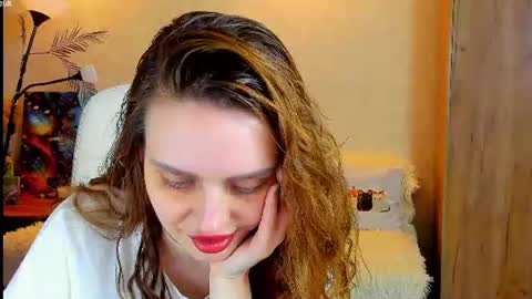 Snapshot of gloria_wood chatting on June 2026 07:39:02 PM Gloria Wood online show from June 2026 07:39:02 PM
