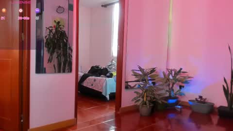 Snapshot of gloriacrespo chatting on December 2024 04:36:01 PM gloriacrespo online show from December 2024 04:36:01 PM