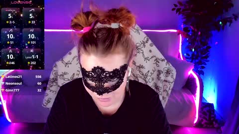 Snapshot of gloriagrays chatting on February 2025 12:05:02 PM gloriagrays online show from February 2025 12:05:02 PM