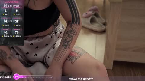 Snapshot of gloryaaaa chatting on October 2025 08:17:01 AM I want to make you happy and lovense online show from October 2025 08:17:01 AM