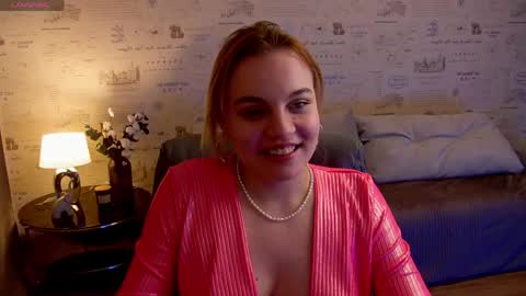 Snapshot of glow_margo chatting on May 2026 01:22:02 AM Margo online show from May 2026 01:22:02 AM