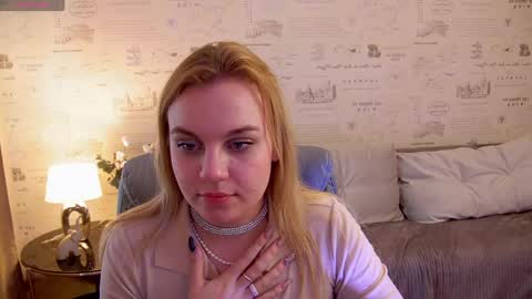 Snapshot of glow_margo chatting on May 2026 01:11:01 AM Margo online show from May 2026 01:11:01 AM