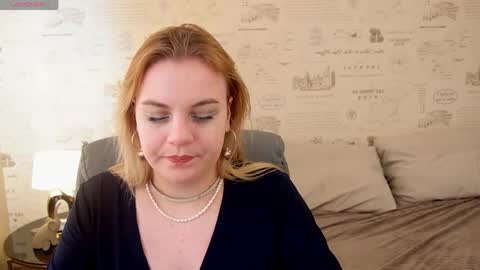Snapshot of glow_margo chatting on May 2026 01:14:02 AM Margo online show from May 2026 01:14:02 AM