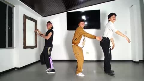 THOMAS AND DAMIAND online show from September 2025 06:09:02 PM