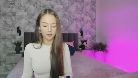 Lina online show from November 2025 02:21:01 AM