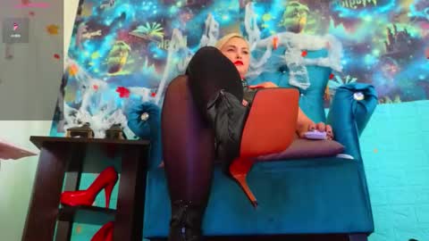 Snapshot of goddess_isabella11 chatting on October 2025 05:43:02 AM Mrs. Isabella online show from October 2025 05:43:02 AM