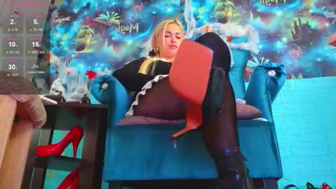 Snapshot of goddess_isabella11 chatting on October 2025 05:40:01 AM Mrs. Isabella online show from October 2025 05:40:01 AM