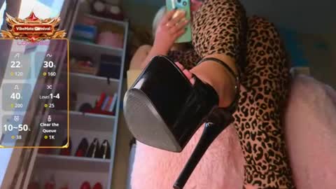 Mrs. Isabella online show from August 2026 03:08:02 AM