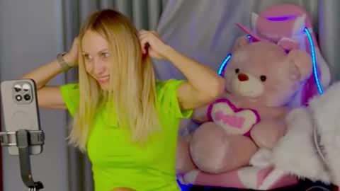 Katarina online show from November 2025 11:21:01 AM