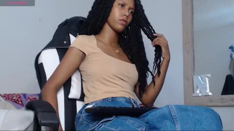 goddess_valen online show from November 2025 04:07:01 PM