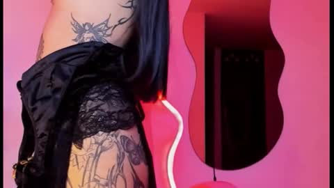 vee online show from October 2025 01:51:02 AM