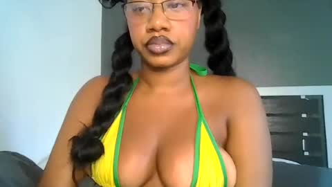 Snapshot of goddessdaisysky chatting on July 2026 01:21:02 AM Goddess Daisy Sky online show from July 2026 01:21:02 AM