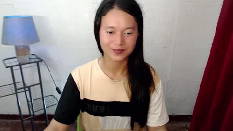 Snapshot of goddesses_slut247752 chatting on December 2024 01:43:02 PM Ronel online show from December 2024 01:43:02 PM