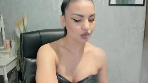 Mistress online show from February 2025 11:33:02 AM