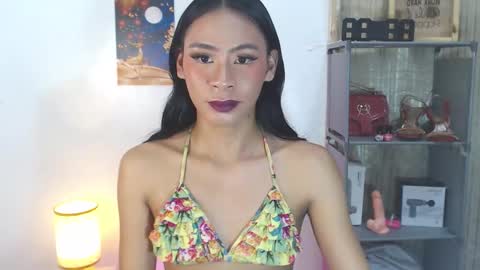 Snapshot of goddessnianxx chatting on September 2025 02:48:02 AM Kyla and Nian online show from September 2025 02:48:02 AM