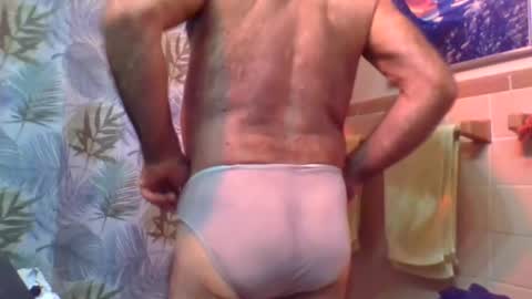 gojo885 online show from February 2026 03:27:02 AM