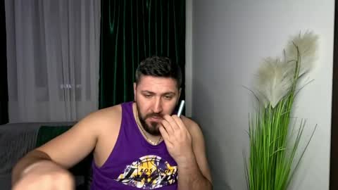 gold_alpha_boy online show from April 2026 07:03:01 PM