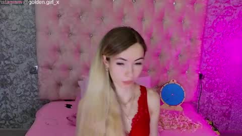 Snapshot of golden_girl__ chatting on April 2026 01:53:01 AM golden girl online show from April 2026 01:53:01 AM