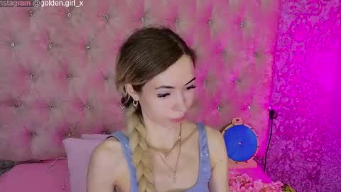 Snapshot of golden_girl__ chatting on April 2026 01:52:02 AM golden girl online show from April 2026 01:52:02 AM