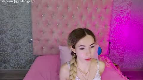 Snapshot of golden_girl__ chatting on May 2026 01:55:02 AM golden girl online show from May 2026 01:55:02 AM
