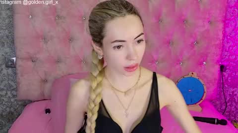Snapshot of golden_girl__ chatting on May 2026 02:17:01 AM golden girl online show from May 2026 02:17:01 AM