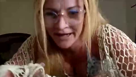 Snapshot of goldendoll1704 chatting on June 2026 12:00:01 AM goldendoll1704 online show from June 2026 12:00:01 AM