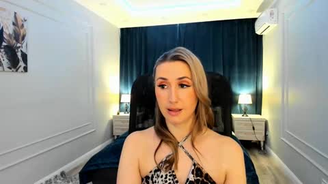 Olivia online show from March 2025 06:15:02 AM