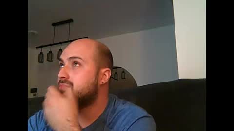 goldenspainboy online show from April 2026 07:07:01 PM