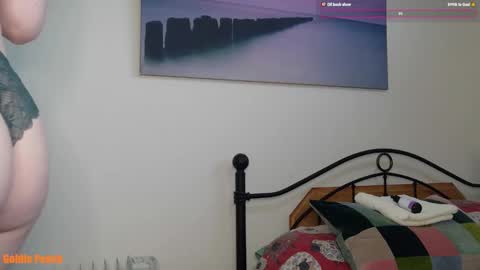 Snapshot of goldie_peach chatting on October 2025 12:38:01 PM Goldie online show from October 2025 12:38:01 PM