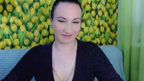 Snapshot of goldmoonn chatting on April 2026 11:11:01 AM goldmoonn online show from April 2026 11:11:01 AM
