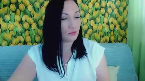 Snapshot of goldmoonn chatting on April 2026 12:42:01 PM goldmoonn online show from April 2026 12:42:01 PM