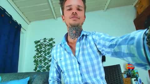 Goldy Loyal93 online show from September 2025 04:23:01 AM