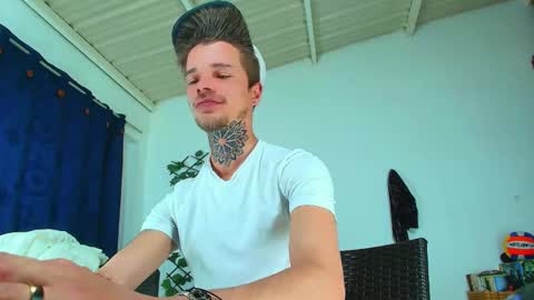 Goldy Loyal93 online show from September 2025 10:12:01 PM