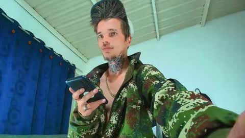 Goldy Loyal93 online show from October 2025 04:02:01 AM