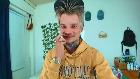 Snapshot of goldy_loyal99 chatting on March 2026 11:30:02 PM Goldy Loyal93 online show from March 2026 11:30:02 PM