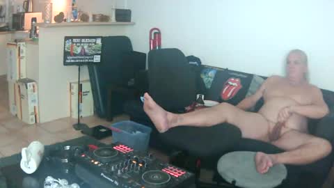 Snapshot of goldyguy011 chatting on July 2026 07:00:01 AM goldyguy011 online show from July 2026 07:00:01 AM