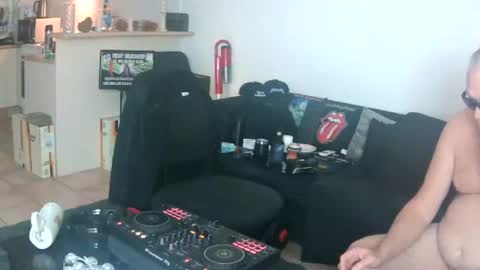 Snapshot of goldyguy011 chatting on July 2026 07:05:01 PM goldyguy011 online show from July 2026 07:05:01 PM