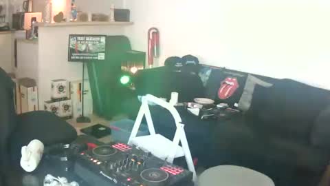 Snapshot of goldyguy011 chatting on July 2026 07:11:02 AM goldyguy011 online show from July 2026 07:11:02 AM