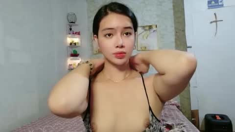 geneviev online show from April 2026 07:43:01 PM